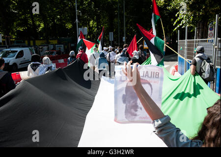 L'Aia, Paesi Bassi. Il 24 giugno 2016. 60 prigionieri palestinesi nel carcere di Meghiddo stanno portando avanti uno sciopero della fame per protestare contro la domanda di libertà per Bilal Kayed, prigionieri palestinesi detenuti sotto israeliano di detenzione amministrativa e lo sciopero della fame nel carcere di Ramon. Oltre 100 internazionali e organizzazioni palestinesi hanno chiamato per azioni a sostegno di Kayed la libertà del 24 e 25 giugno; centinaia di detenuti conduce una due giorni di sciopero della fame di protesta in quei giorni. Credito: Romy Arroyo Fernandez/Alamy Live News Foto Stock