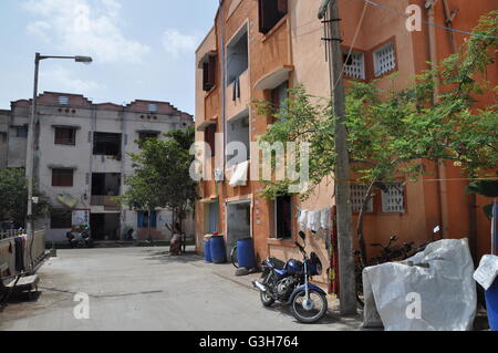 Chennai, India. Xvii Sep, 2015. Case nella zona residenziale di kannagi Nagar servono per il reinsediamento delle persone che vivevano in baraccopoli che era stata distrutta nel 2004 a Chennai, India, 17 settembre 2015. Foto: Friederike Heine/dpa/Alamy Live News Foto Stock