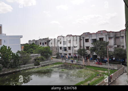 Chennai, India. Xvii Sep, 2015. Case nella zona residenziale di kannagi Nagar servono per il reinsediamento delle persone che vivevano in baraccopoli che era stata distrutta nel 2004 a Chennai, India, 17 settembre 2015. Foto: Friederike Heine/dpa/Alamy Live News Foto Stock