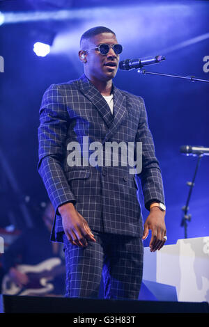 London, Sud Ovest, UK. Il 24 giugno 2016. Tra molti Labrinth esegue in corrispondenza della piega Festival a Fulham Palace a Londra © Karyn Bailey/ZUMA filo/Alamy Live News Foto Stock