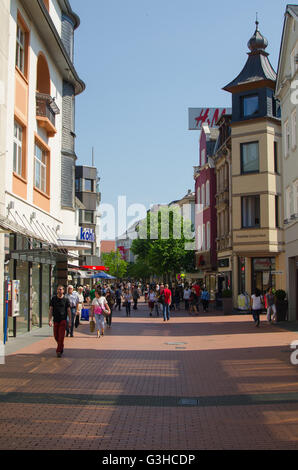 Area pedonale zona dello shopping in Gießen, Germania Foto Stock