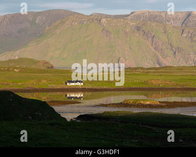 Casa bianca sul Sanday dalla canna, Scozia Foto Stock