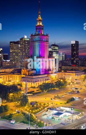 Varsavia. immagine di Varsavia, Polonia durante il blu crepuscolo ora. Foto Stock
