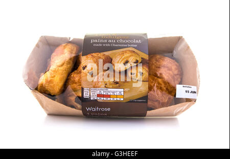 Waitrose pain au chocolat su sfondo bianco Foto Stock