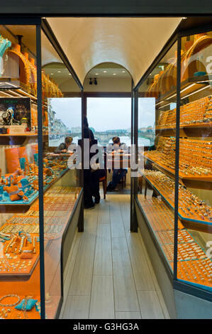 Gioielleria sul Ponte Vecchio , Firenze, Toscana - Maggio 2016 Foto Stock