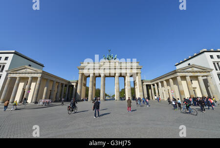 Brandenburger Tor, Pariser Platz, nel quartiere Mitte di Berlino, Deutschland Foto Stock