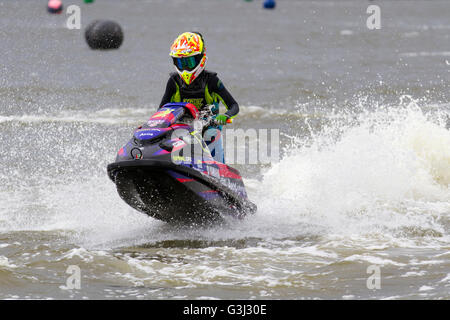 British Summer Jetski Championships Sporting Events , Round 3 Crosby Marine Lake, Lakeside Adventure marina Center; freestyler jetski - Jet Ski Ra Foto Stock