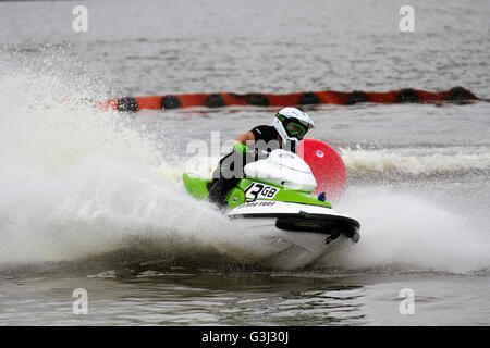 British Summer Jetski Championships Sporting Events , Round 3 Crosby Marine Lake, Lakeside Adventure marina Center; freestyler jetski - Jet Ski Ra Foto Stock