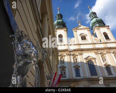 Chiesa Jesuitenkirche, fontana, Austria, Wien, 01., Wien, Vienna Foto Stock