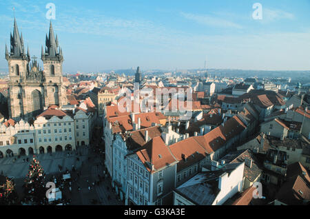 Vista aerea della piazza della Città Vecchia di Praga Foto Stock