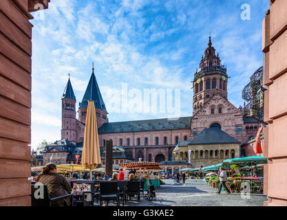 San Martin's Cathedral e il mercato settimanale, Germania Renania-Palatinato, Renania-Palatinato, , Magonza Foto Stock