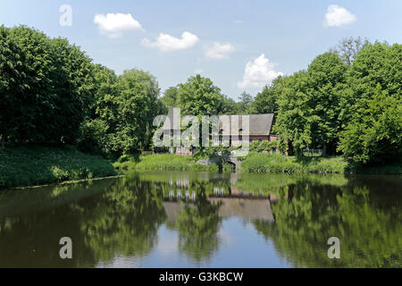 Mill, Mill pond, Ahrensburg, Schleswig-Holstein, Germania Foto Stock