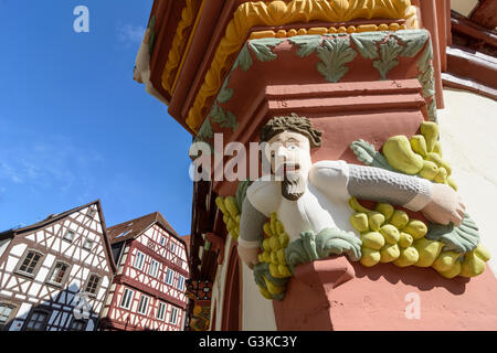 Invidia testa sulla casa Palm'sches Haus, Germania, Baden-Württemberg, Odenwald, Mosbach Foto Stock