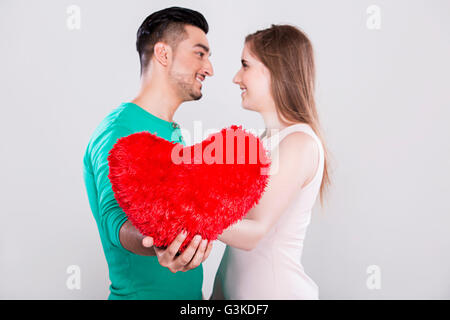 2 coppie di sposi straniero il giorno di San Valentino dono mostra Foto Stock