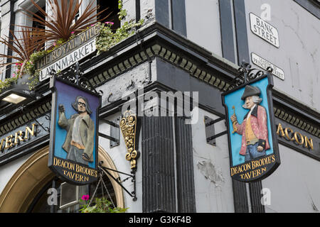 Deacon Brodies Tavern, Pub e Bar segno; Edimburgo; Scozia; Europa Foto Stock