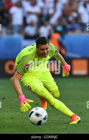 Nizza, Francia. 12 Giugno, 2016. Wojciech Szczesny (POL) Calcio/Calcetto : UEFA EURO 2016 gruppo C match tra Polonia 1-0 Irlanda del Nord presso Allianz Riviera a Nizza, in Francia . © aicfoto/AFLO/Alamy Live News Foto Stock