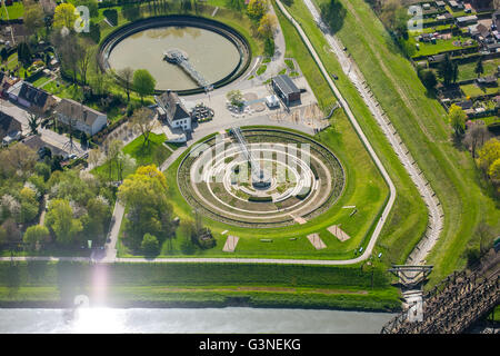 Vista aerea, Berna park Ebelstrasse, Emscher Arte 2010, di trattamento delle acque reflue, chiarificatori, monumento industriale, Bottrop, regione della Ruhr, Foto Stock