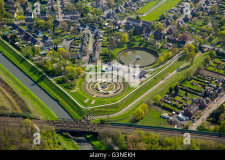 Vista aerea, Berna park Ebelstrasse, Emscher Arte 2010, di trattamento delle acque reflue, chiarificatori, monumento industriale, Bottrop, regione della Ruhr, Foto Stock