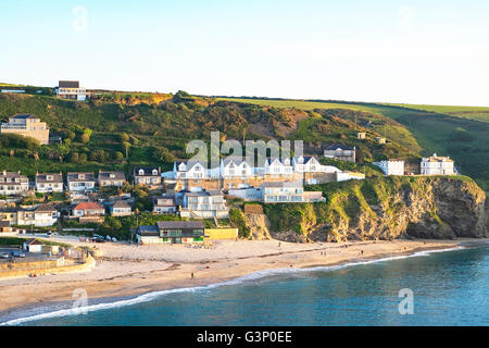 Case che si affaccia sulla spiaggia a Portreath Cornwallm NEL REGNO UNITO Foto Stock