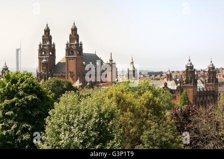 Vista sul tetto del Kelvingrove Art Gallery and Museum di Glasgow, Scotland, Regno Unito Foto Stock