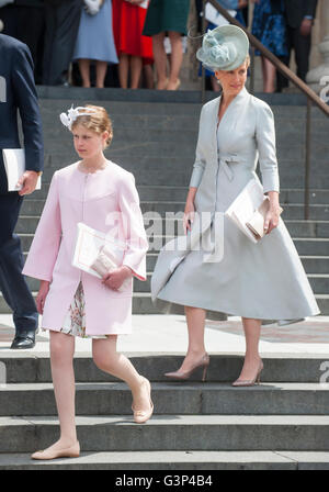 Prince Edward Sophie Wessex frequentando HM Queen's novantesimo compleanno servizio di ringraziamento nella Cattedrale di St Paul. Foto Stock