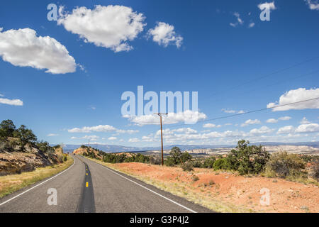 Scenic Byway 12 vicino a Capo delle rocce si affacciano in Utah, Stati Uniti d'America Foto Stock