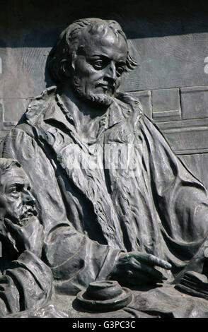 Sollievo mit dem Portrait von Melanchton am Berliner Dom, Berlin-Mitte. Foto Stock