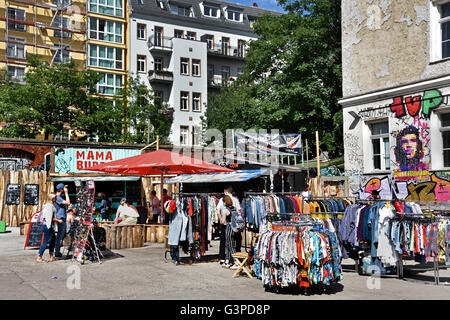Graffiti in Boemia - Friedrichshain Kreuzberg Berlino materie tempio, ex cantieri ferroviari, Warschauer Strasse - Revaler Straße in Germania ( vita notturna spot night club area ) Foto Stock