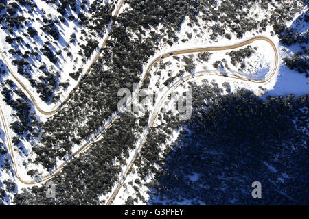 Road, vista aerea. Serra del Cadi. Provincia di Barcellona. La Catalogna. Spagna Foto Stock