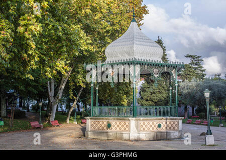 Bandstand portoghese e moresco Dom Manuel palace in un giardini di Evora, Alentejo, Portogallo Foto Stock