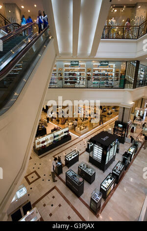 Moderno centro commerciale in Saigon Ho Chi Minh City, Vietnam, sud-est asiatico Foto Stock