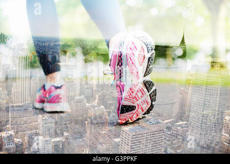 Immagine composita di close up foto di sneakers rosa Foto Stock