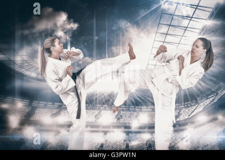 Immagine composita di atleta femminile a praticare Judo Foto Stock
