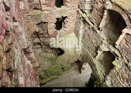 Muratura in pietra su piani diversi.Tantallon Castle Foto Stock