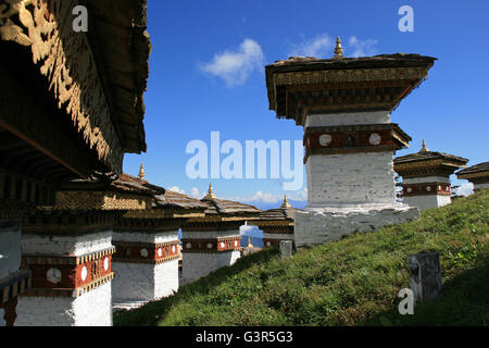 La Druk Wangyal Chortens tra Thimphu e Gangtey (Bhutan). Foto Stock