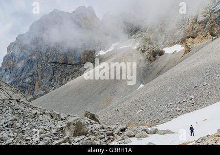 PR-PNPE 23 - Percorso Horcados Rojos, nel settore denominato La Vueltona. Picos de Europa, Cantabria, Spagna, Europa Foto Stock