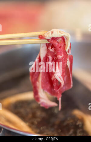 Wagyu Carni bovine Premio per lo shabu e yakiniku con chopstocks Foto Stock