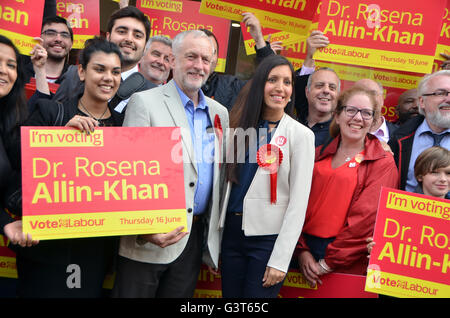 Tooting, Londra, Regno Unito. 14 Giugno, 2016. Jeremy Corbyn il leader del partito laburista visita Tooting per supportare il candidato Dr Rosena Allin-Khan chi è in piedi nel dall elezione causato da il posto vacante creato quando Sadiq Khan ha rassegnato le dimissioni quando è diventato sindaco di Londra. Credito: JOHNNY ARMSTEAD/Alamy Live News Foto Stock