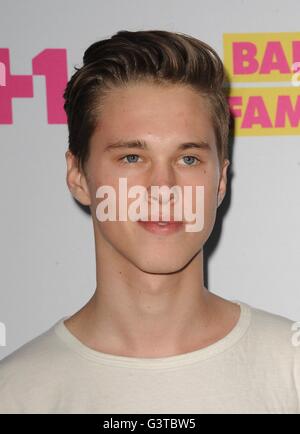 West Hollywood, Los Angeles, California, USA. 14 Giugno, 2016. Ryan Beatty presso gli arrivi per VH1's appena famosa stagione 2 Premiere Party, West Hollywood, Los Angeles, CA il 14 giugno 2016. Credito: Everett Collection Inc/Alamy Live News Foto Stock