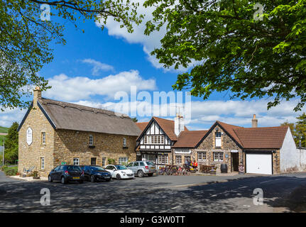 Il confine hotel e public house, fine ufficiale del Pennine Way, Kirk Yetholm, Scottish Borders, Scotland, Regno Unito Foto Stock