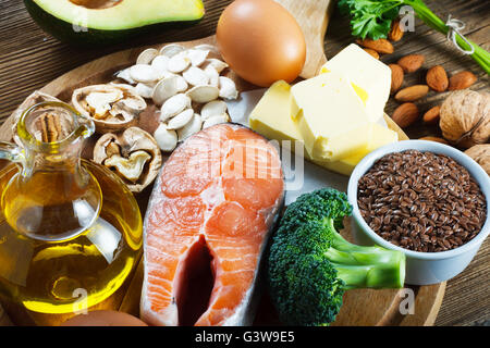 Animale e fonti vegetali di omega-3 Foto Stock