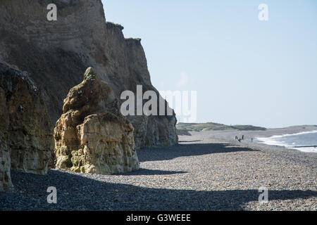 Una vista delle scogliere Weybourne e Spiaggia di Norfok. Foto Stock