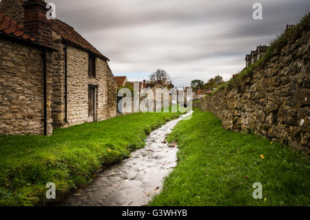 Helmsley città in Inghilterra Helmsley è una città di mercato e parrocchia civile nell'Ryedale quartiere di North Yorkshire, Inghilterra. Histori Foto Stock