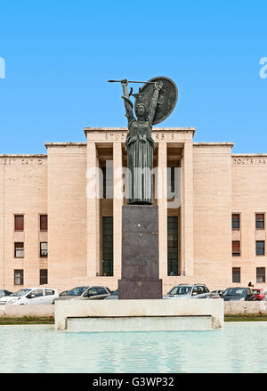 La dea Minerva nell'Università La Sapienza Foto Stock