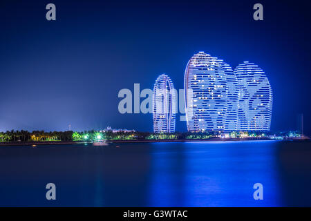 Ho preso questa lunga esposizione in Sanya Hainan in Cina per un viaggio con gli amici. Ho cercato ovunque per un buon posto per prendere questo colpo. Foto Stock