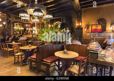 La Chaloupe d'or interni brasserie Grand Place Bruxelles Belgio Foto Stock