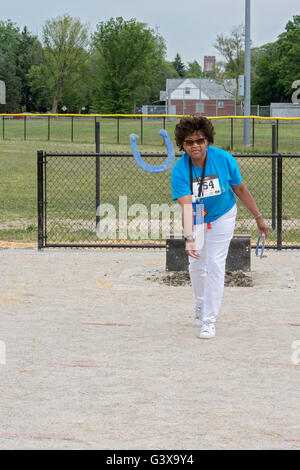 Detroit, Michigan - ferri di cavallo a Detroit la ricreazione del reparto Olimpiadi Senior. Foto Stock