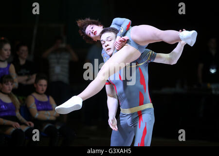 Semi Finali del mondo Masters Rock n Roll classe principale a Zagabria in Croazia. Prestazioni delle danze di coppia dalla Federazione russa. Foto Stock
