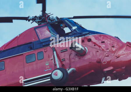 Immagine di archivio di Westland Wessex elicottero XV733 della regina del volo facendo un approccio di atterraggio, circa 1990, aeromobili in pensione nel 1995, ora al Museo di elicottero, Weston-Super-Mare, Inghilterra Foto Stock