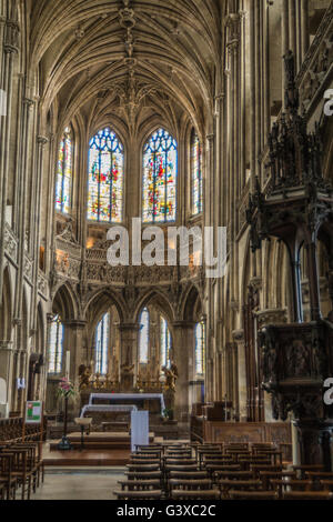 Interno Chiesa di Saint-Pierre, Caen in Normandia Francia Foto Stock